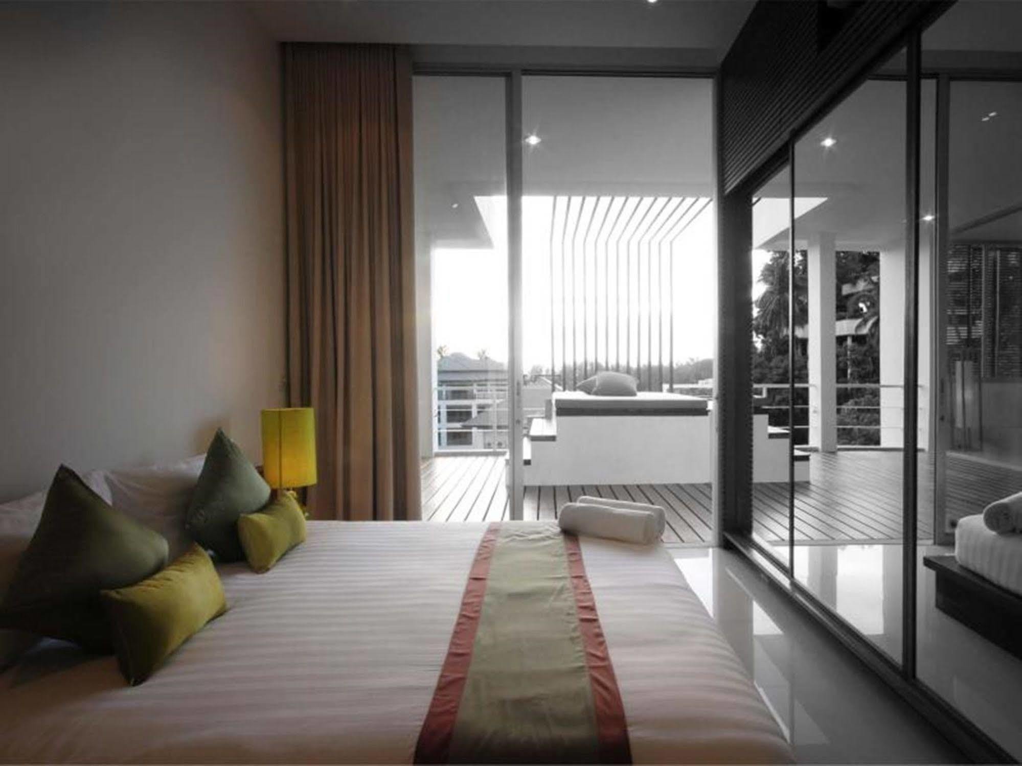 The Quarter Phuket Hotel Surin Beach  Exterior photo